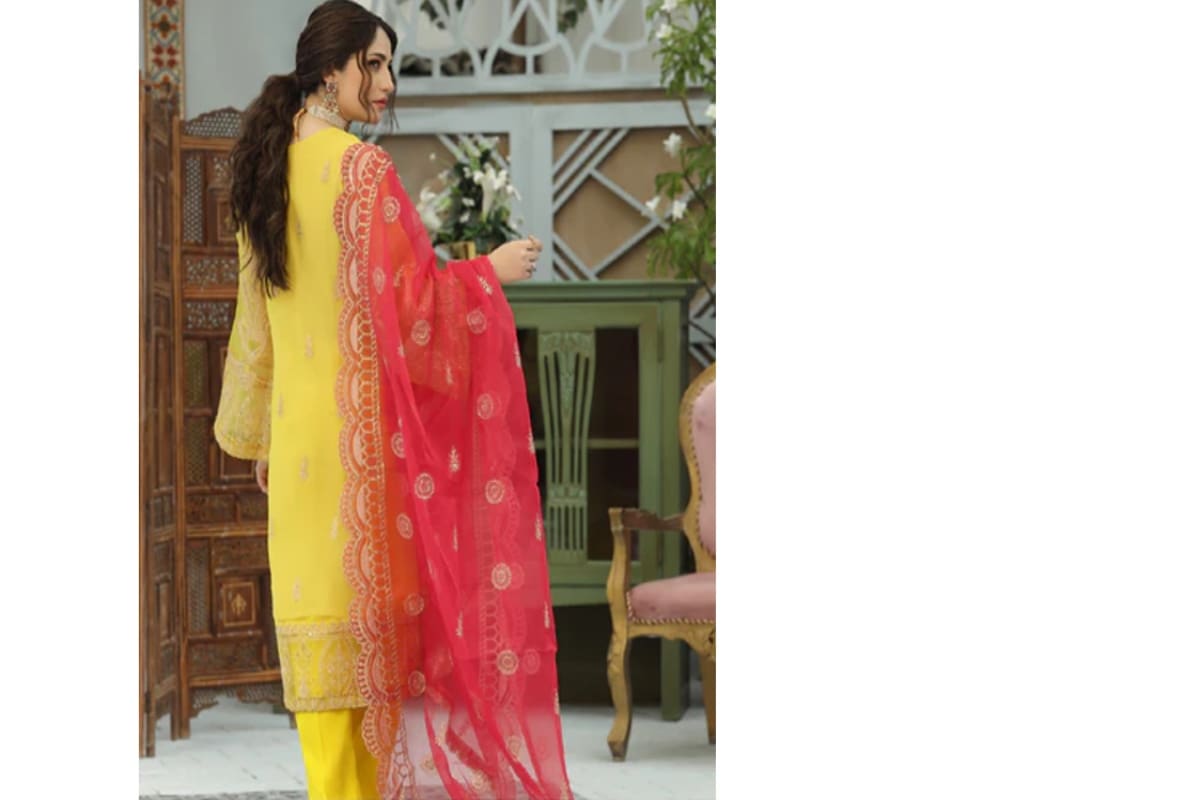 Specialty Shop Mehndi MAYON Dresses | Ranging from MAYON MEHNDI DRESSES to  Weddings | Traditional Designer Gharara Sharara Lehenga Online UK USA  Canada Australia
